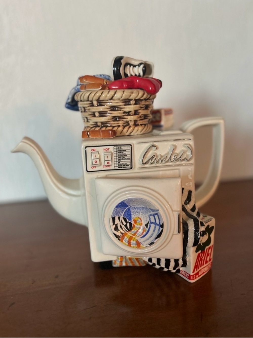 Paul Cardew Novelty Ceramic Teapot - Laundry Basket Theme